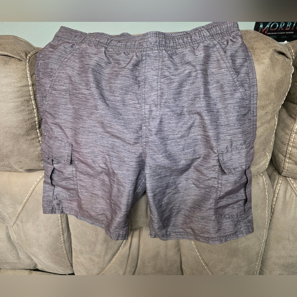 Men's grey Avia shorts size small